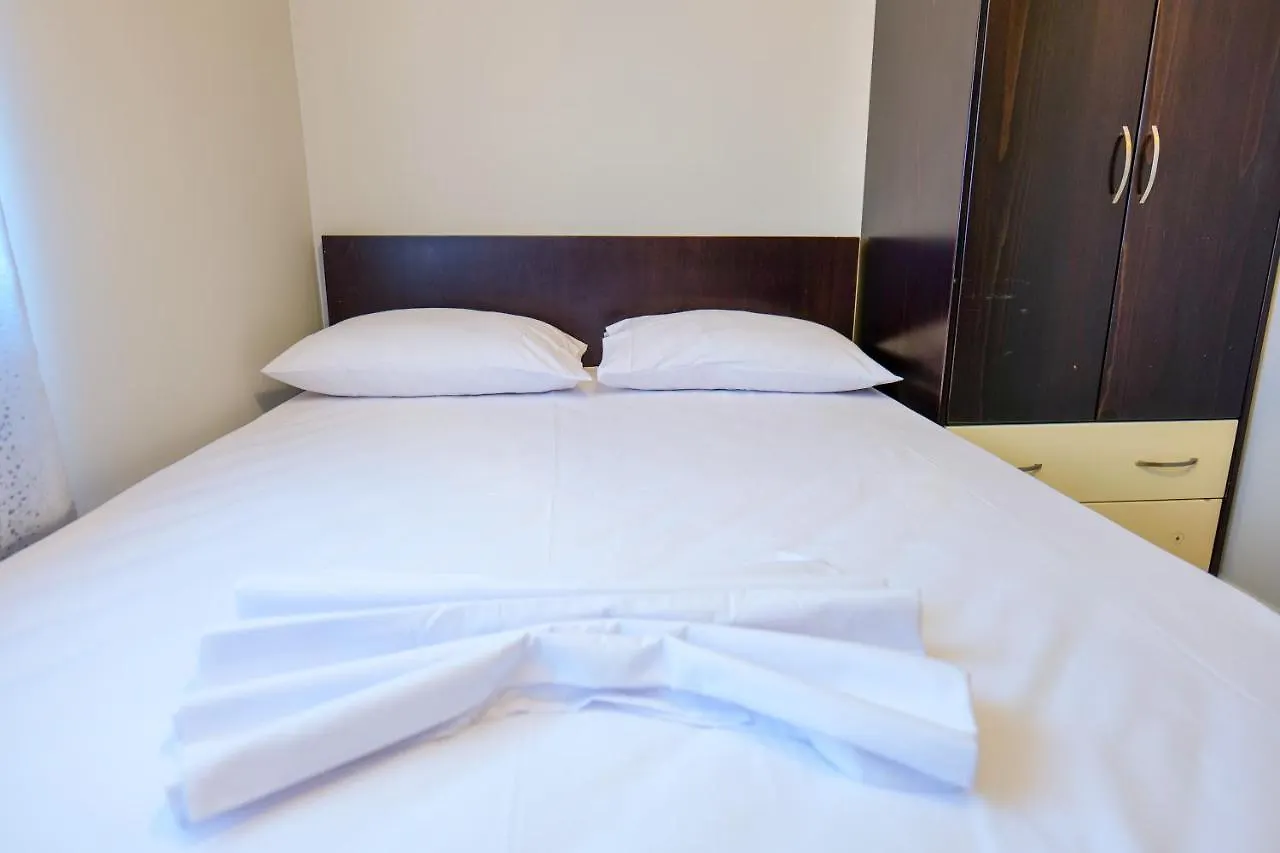 Mato Apartments Sarandë