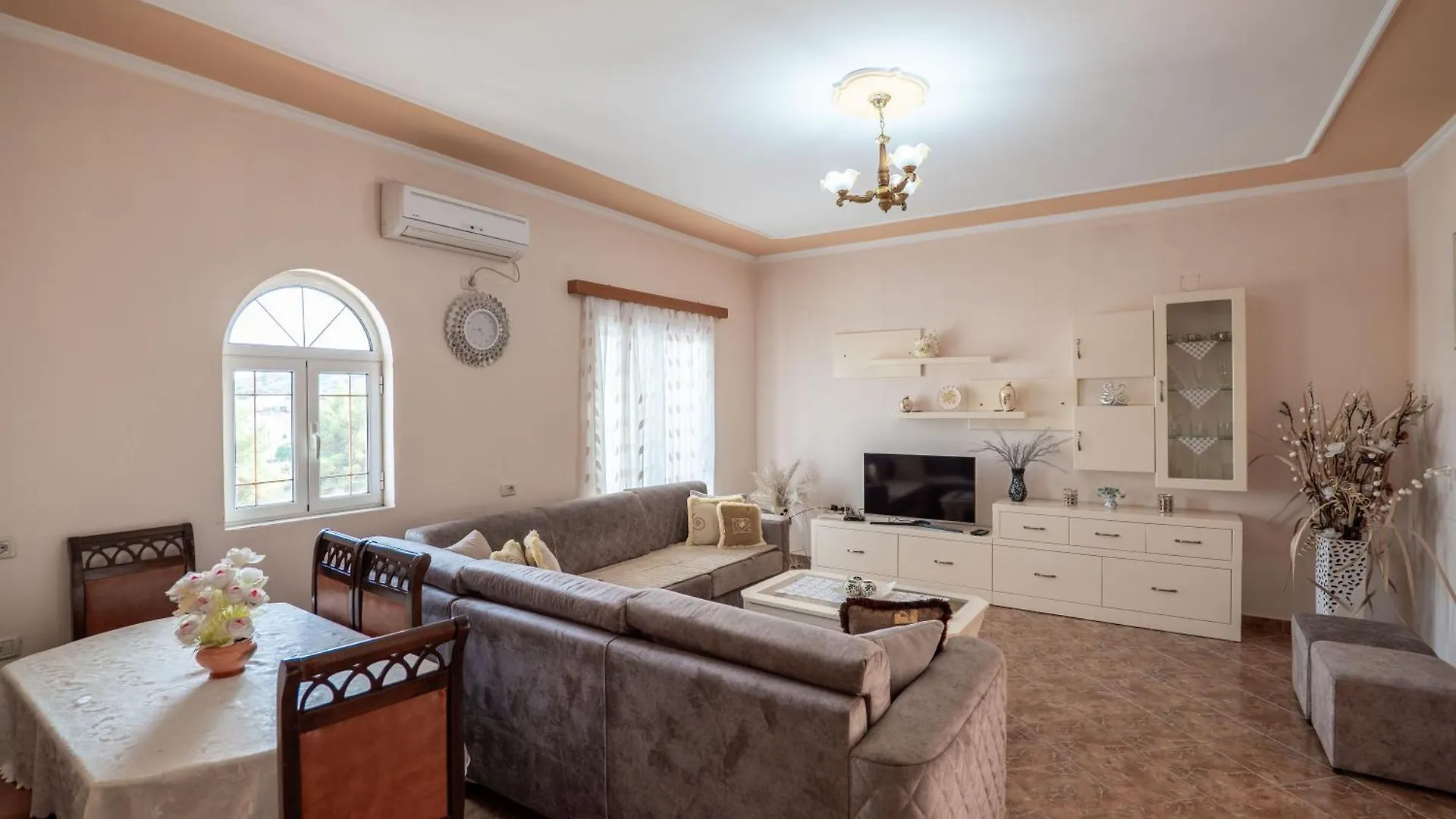 Mato Apartments Sarandë